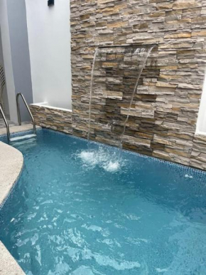 Casa hermosa con piscina